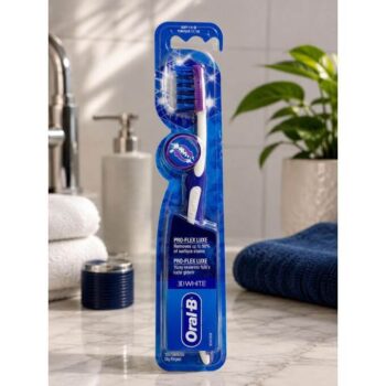 مسواک Pro Flex Luxe 3D White اورال بی با برس نرم